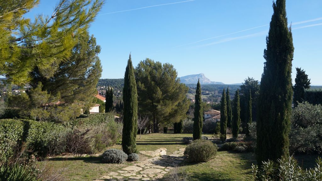View of the Sainte Victoire