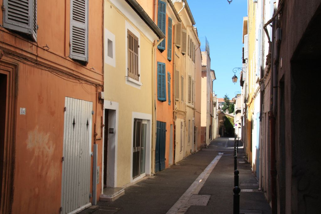 Streets of old Aix-en-Provence...