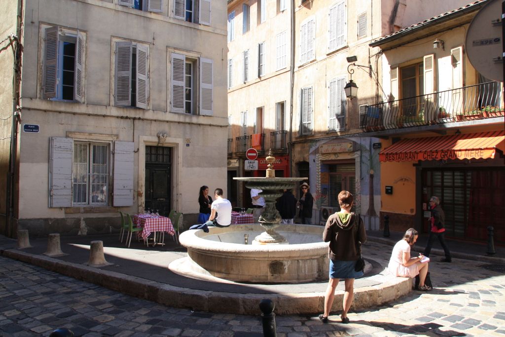 Streets of old Aix-en-Provence...