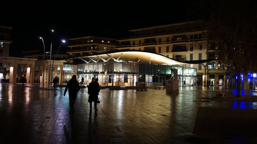 Centre of Aix-en-Provence at night