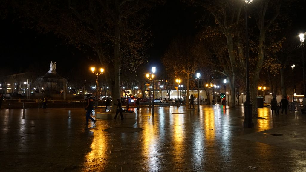 Centre of Aix-en-Provence at night