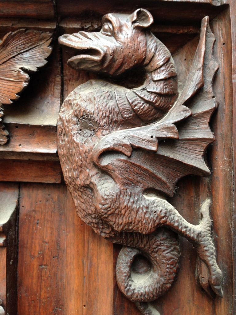 Details of the wooden door of the cathedral (carved into the wood...)