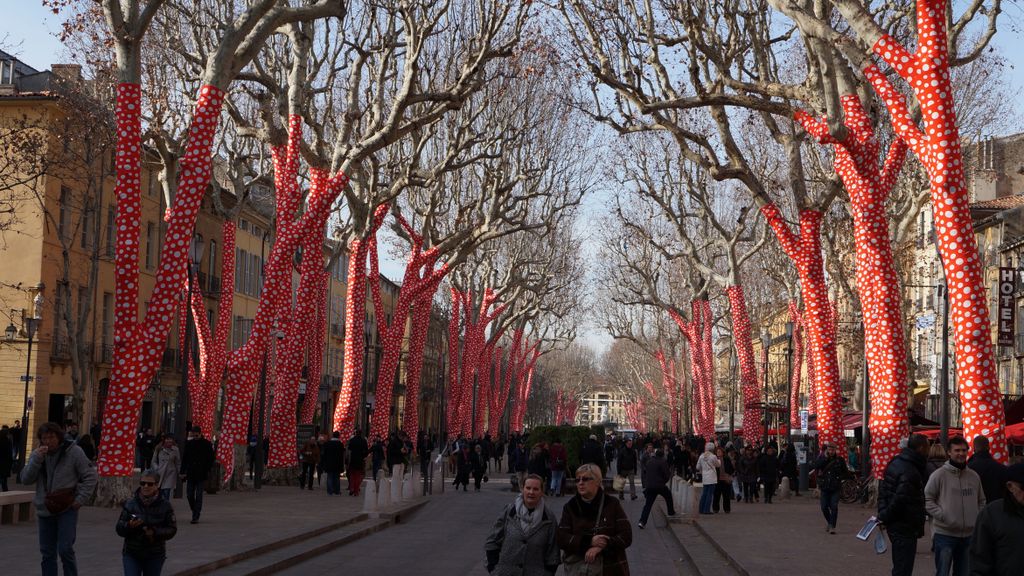 Cours Mirabeau in Aix-en-Provence in a strange setting: opening of the Marseille area as a European Cultural Capital also meant to cover the trees with these cloths...