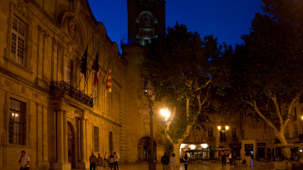 The old city of Aix-en-Provence at night...