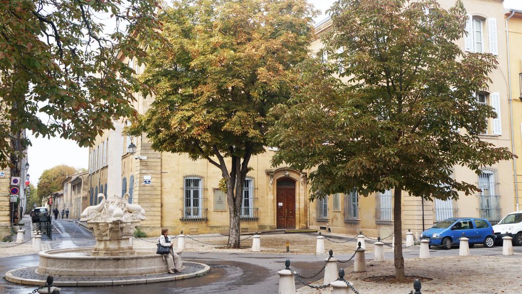 Autmn colours appearing in Aix...