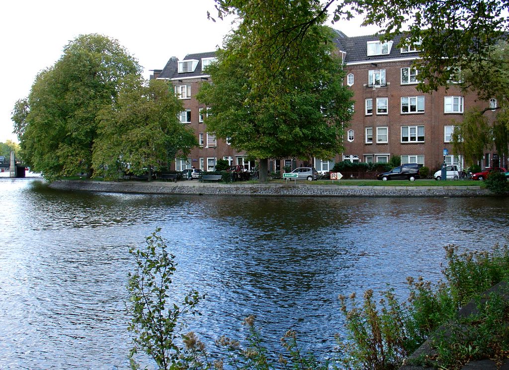 View from the Amstelkade, towards Josef Israels Kade