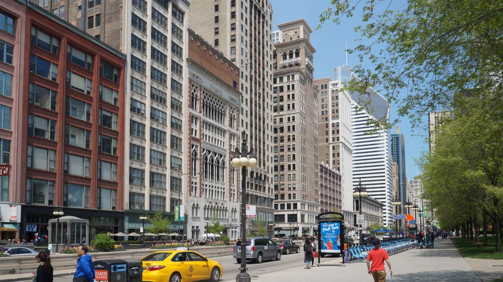 Michigan Avenue, Chicago Loop (Business Center)