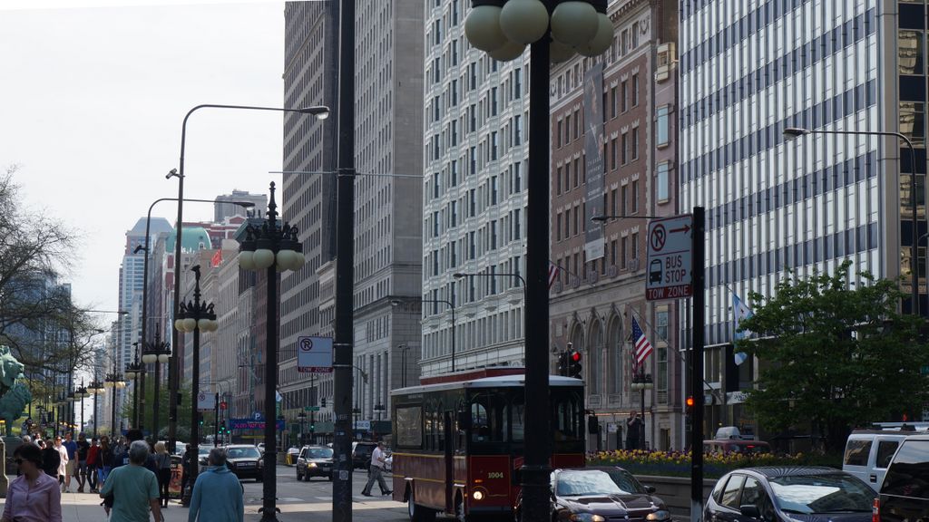 Michigan Avenue, Chicago Loop (Business Center)