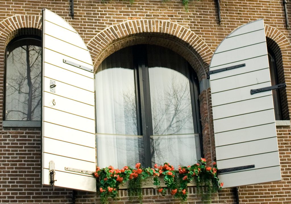 House on the Prinsengracht. A typical case of an old warehouse turned into an appartement building.