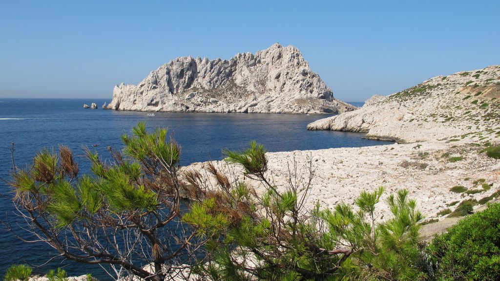 On the seaside right by Marseille (near les Goudes)