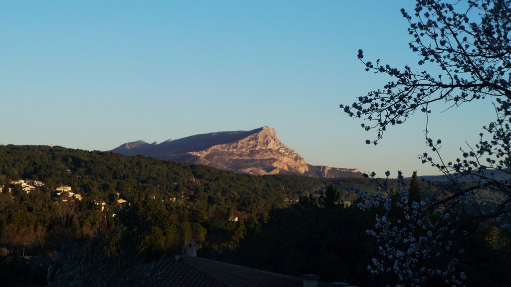 The Sainte Victoire with late afternoon lights in January