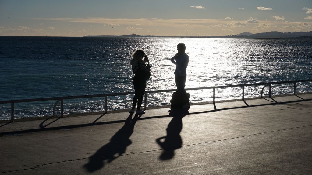 Late afternoon winter light in Nice