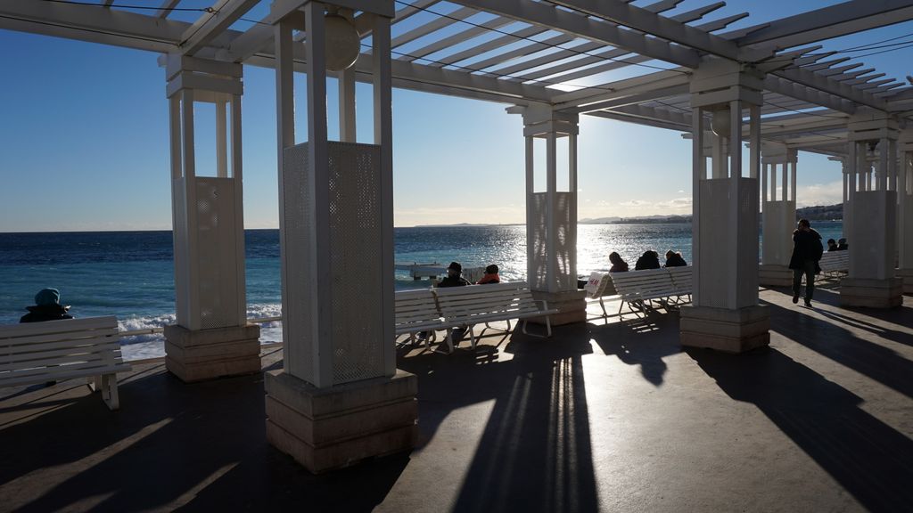 Late afternoon winter light in Nice