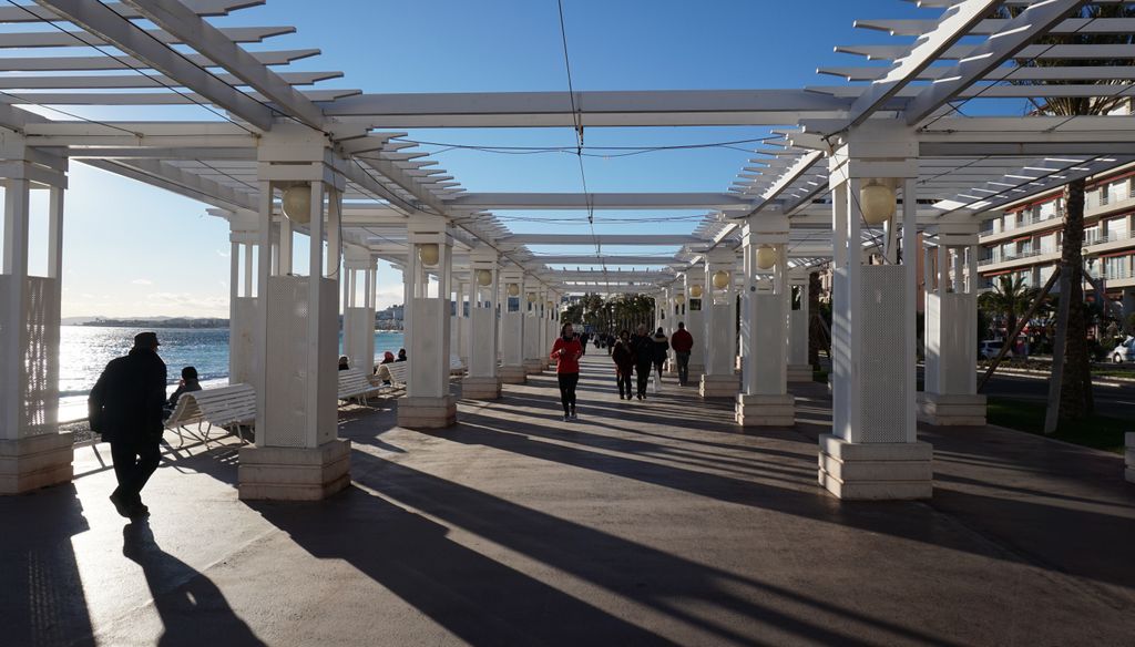 Late afternoon winter light in Nice