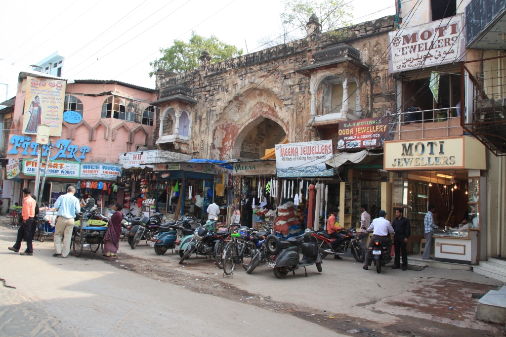 cimg_0903.jpg - Streets around Charminar, Hyderabad