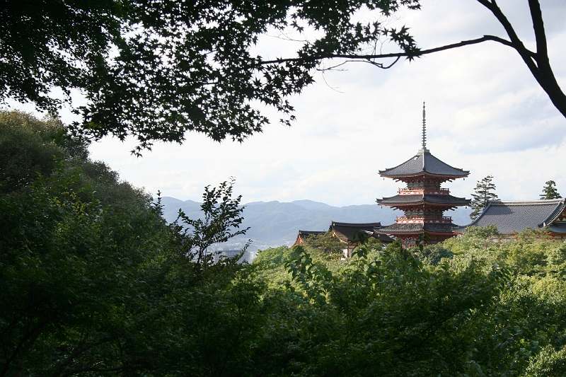 IMG_1481.jpg - View of the Kiyomizu temple from the surrounding park
