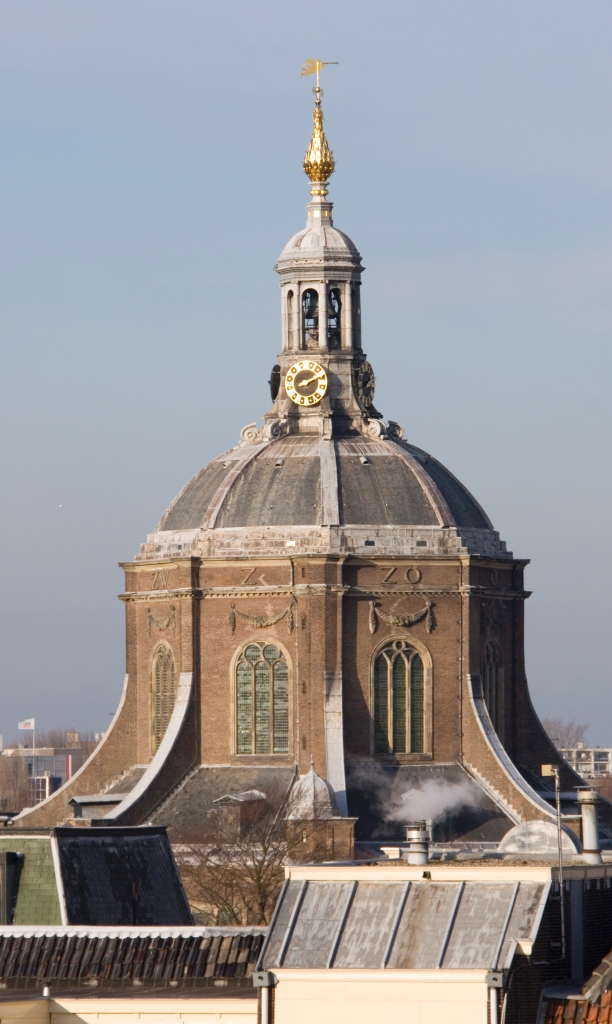 cimg_1022.jpg - Leiden, view of the Marekerk from the Burcht