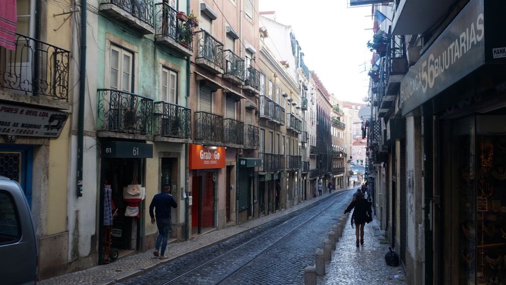 Coming down from the castle, Lisbon