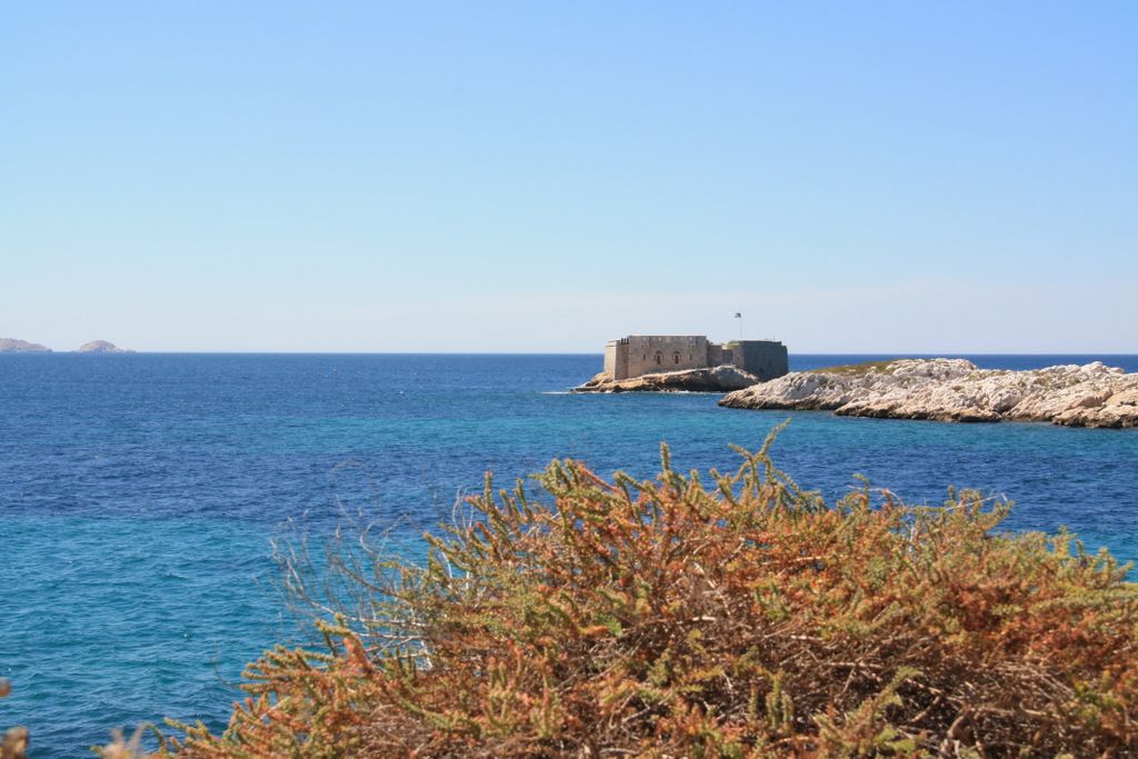 Along the seaside road of Marseille (