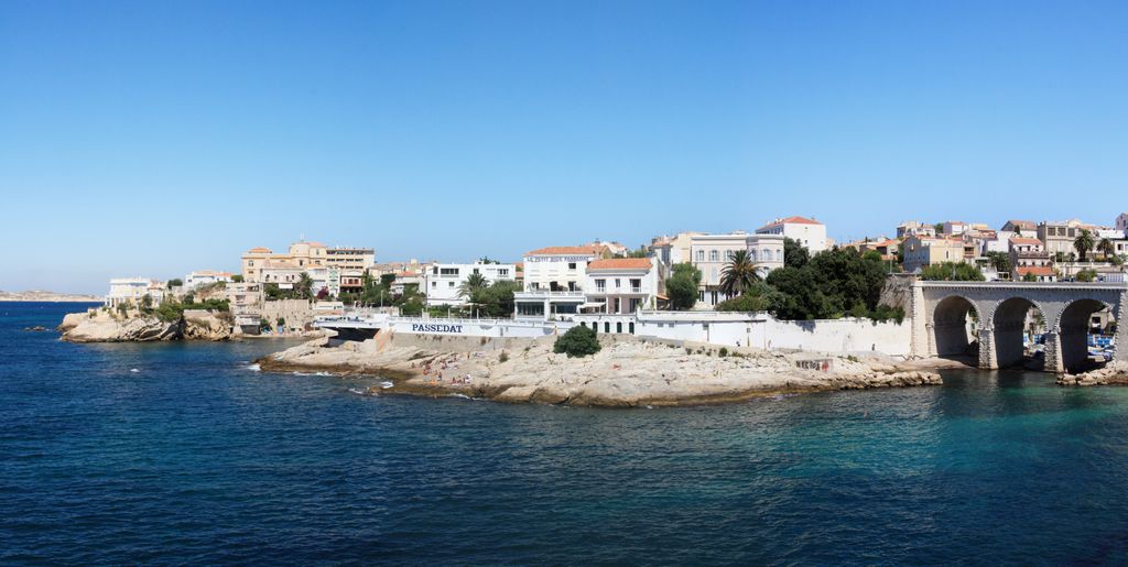 Along the seaside road of Marseille (