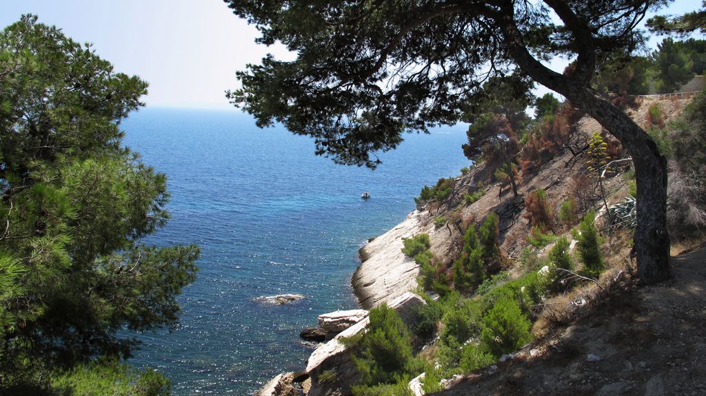 On the seaside by  L'Estaques (a small village West of Marseille)