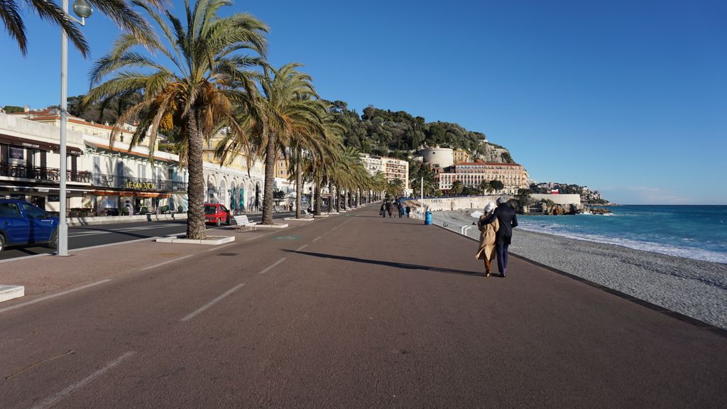 Seashore at Nice, with the old city at the background