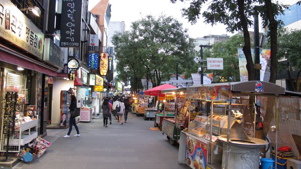 Shopping streets in the centre of Seoul, Korea