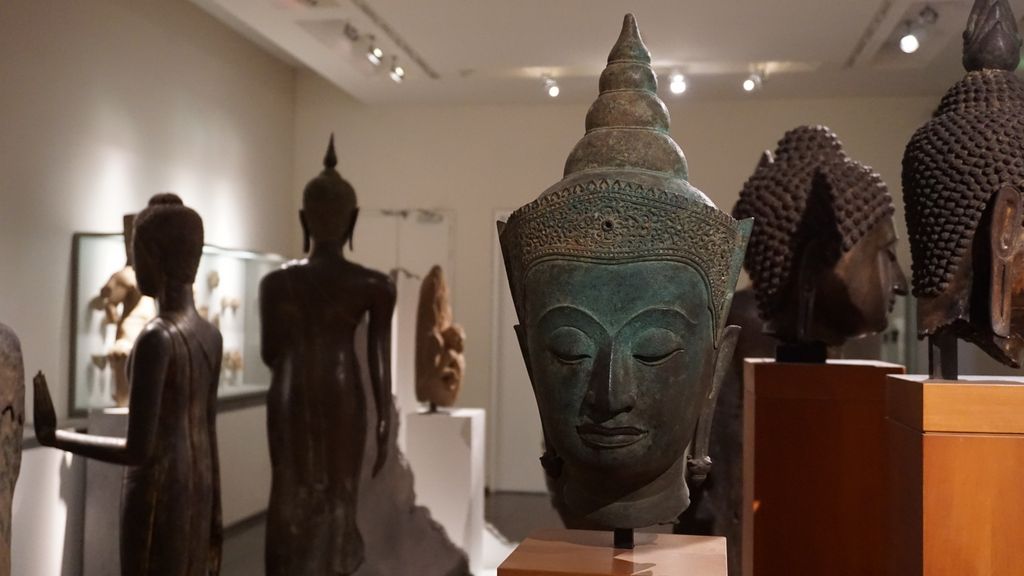 At the Musée Guimet, Paris (a Thais buddha)