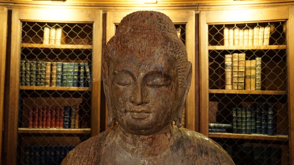 At the Musée Guimet, Paris (the library of the founder of the Museum, Émile Étienne Guimet, which also includes two buddha statues)