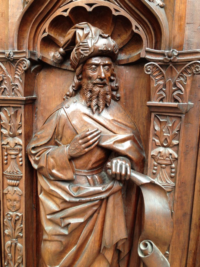 Details of the wooden door of the cathedral (carved into the wood...)