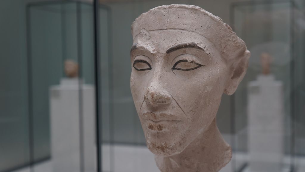 Statue of Akhenaten, Pharao of Egypt, Neues Museum, Berlin
