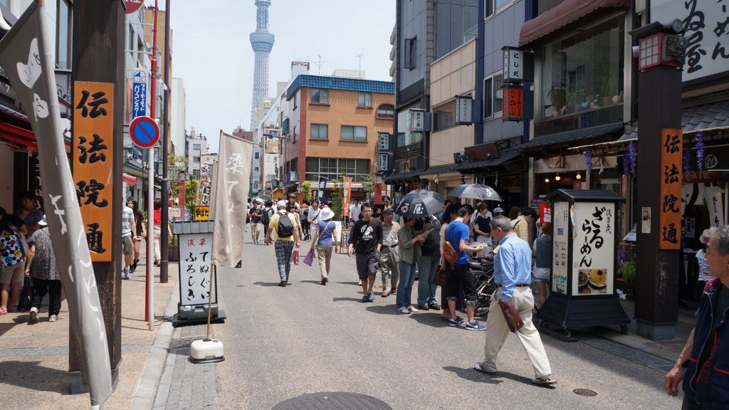 Asakusa, around the Senso-ji temple, Tokyo, Japan